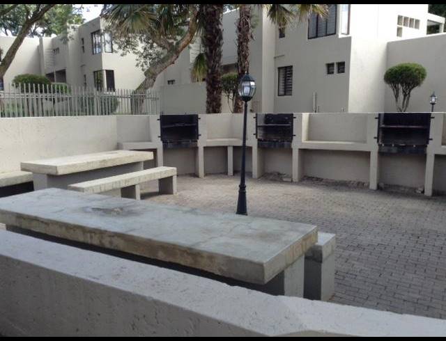 2 BEDROOM PROPERTY TO RENT IN SANDTON CBD